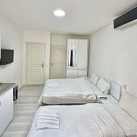 Royal Pera Taksim Hotel 2*